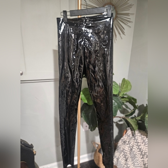 COMMANDO Faux Patent Leather Legging In Black. Size XS - Picture 15 of 15